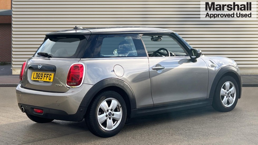Used MINI Hatch 2019 for sale - 76869459: Photo 3