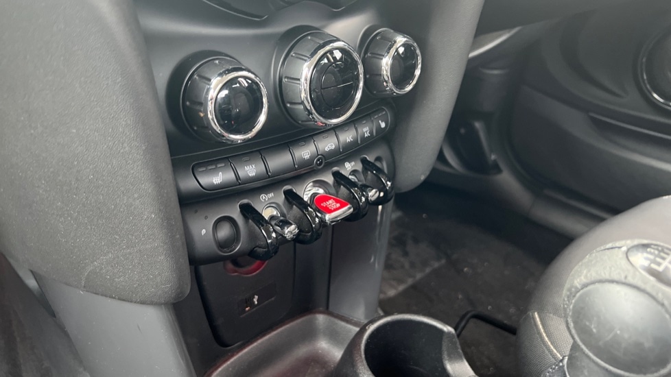 Used MINI Hatch 2019 for sale - 76869459: Photo 45