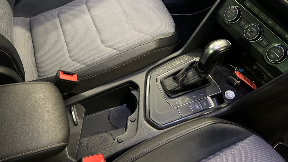 Used Volkswagen Tiguan 2020 for sale - 77010239: Photo 35