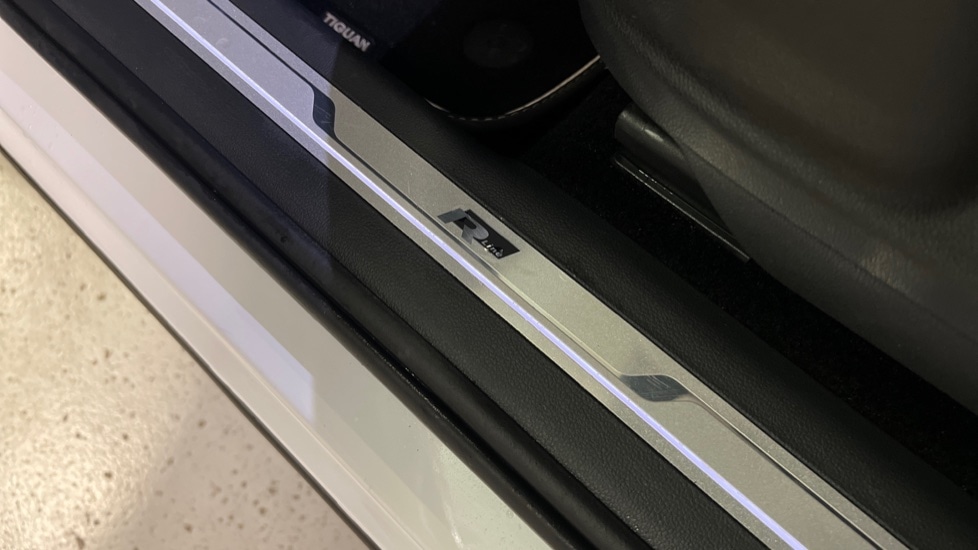 Used Volkswagen Tiguan 2020 for sale - 77010239: Photo 40