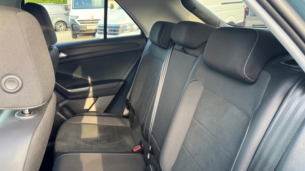 Used Volkswagen T-Roc 2024 for sale - 76229459: Photo 15