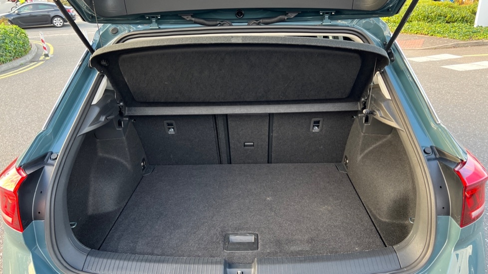 Used Volkswagen T-Roc 2024 for sale - 76229459: Photo 16