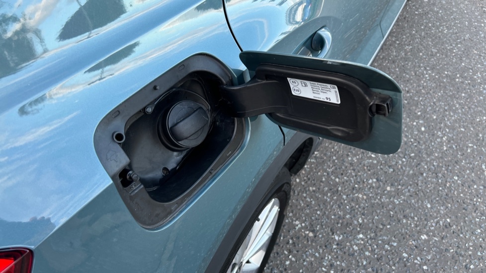 Used Volkswagen T-Roc 2024 for sale - 76229459: Photo 29