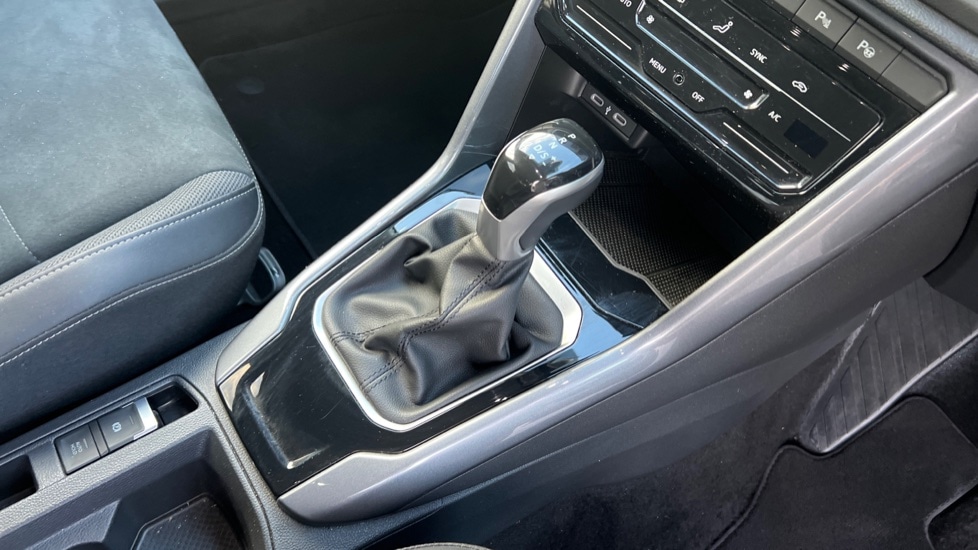 Used Volkswagen T-Roc 2024 for sale - 76229459: Photo 36