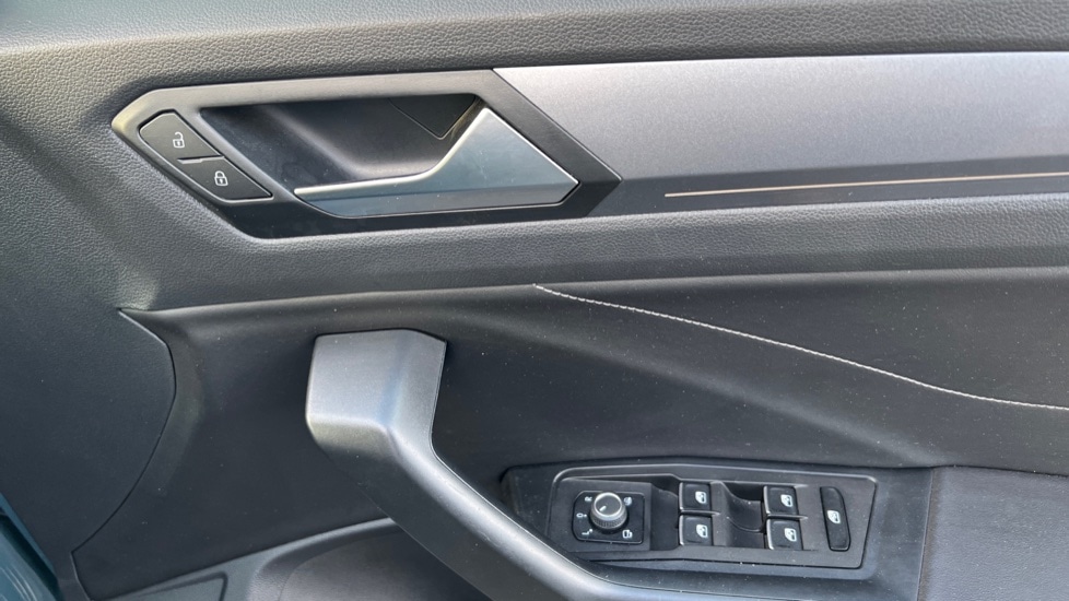 Used Volkswagen T-Roc 2024 for sale - 76229459: Photo 37