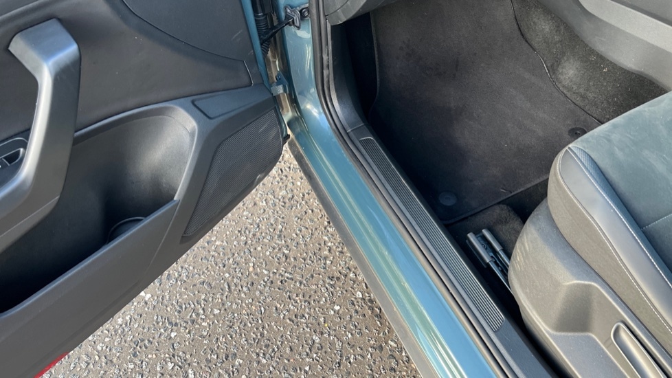 Used Volkswagen T-Roc 2024 for sale - 76229459: Photo 42