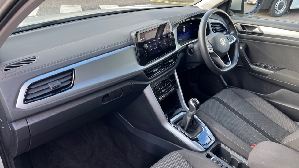 Used Volkswagen T-Roc 2022 for sale - 76874803: Photo 2