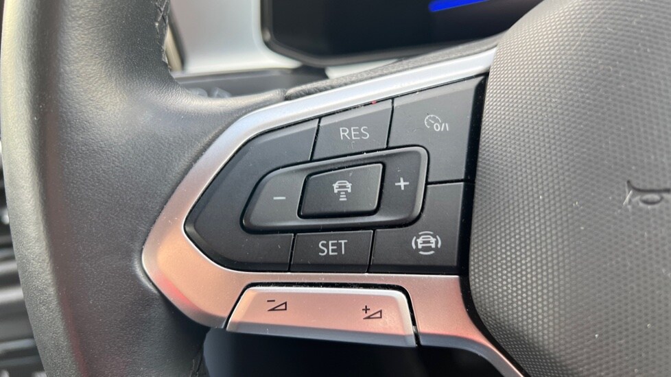 Used Volkswagen T-Roc 2022 for sale - 76874803: Photo 31