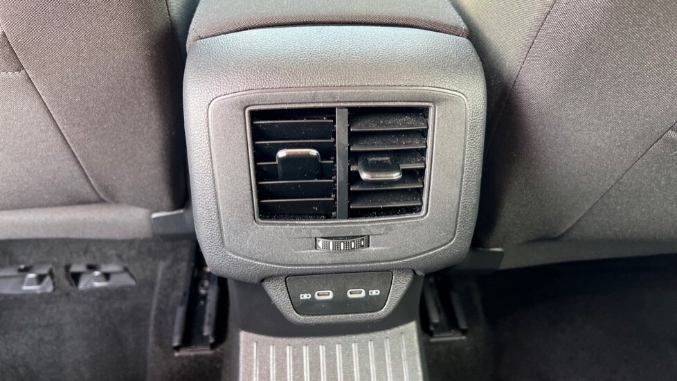 Used Volkswagen T-Roc 2022 for sale - 76874803: Photo 34