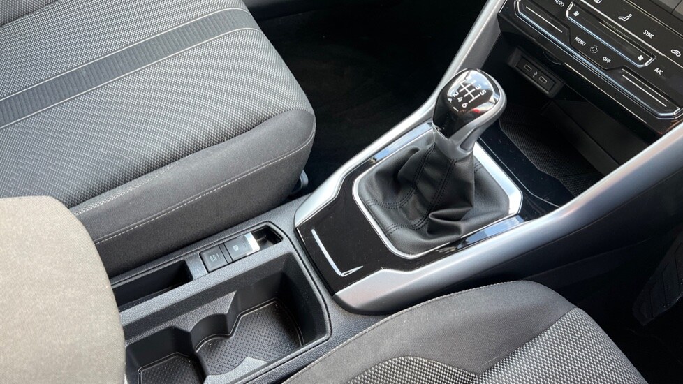 Used Volkswagen T-Roc 2022 for sale - 76874803: Photo 35