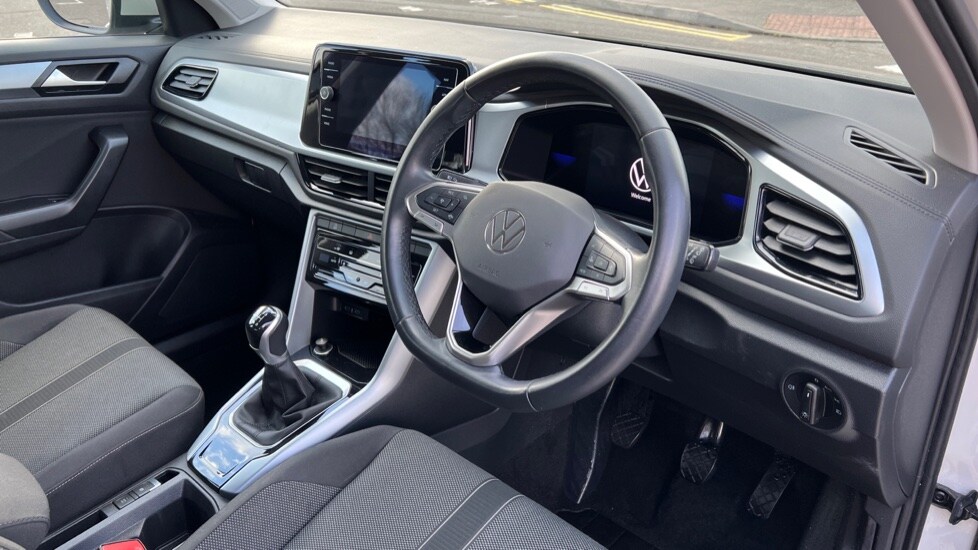 Used Volkswagen T-Roc 2022 for sale - 76874803: Photo 6