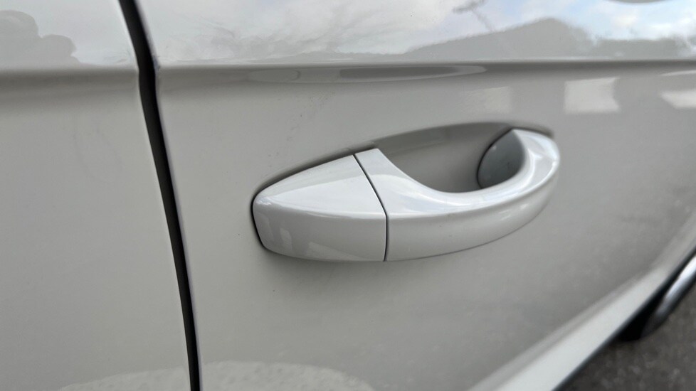 Used Volkswagen T-Roc 2022 for sale - 76874803: Photo 61