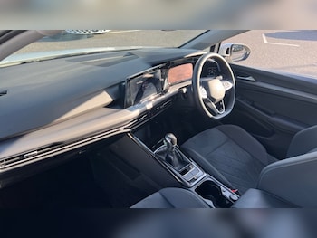 Used Volkswagen Golf 2024 for sale - 76154744: Photo
