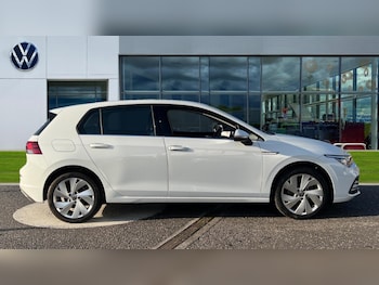 Used Volkswagen Golf 2024 for sale - 76154744: Photo