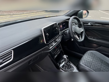 Used Volkswagen T-Roc 2025 for sale - 76438021: Photo