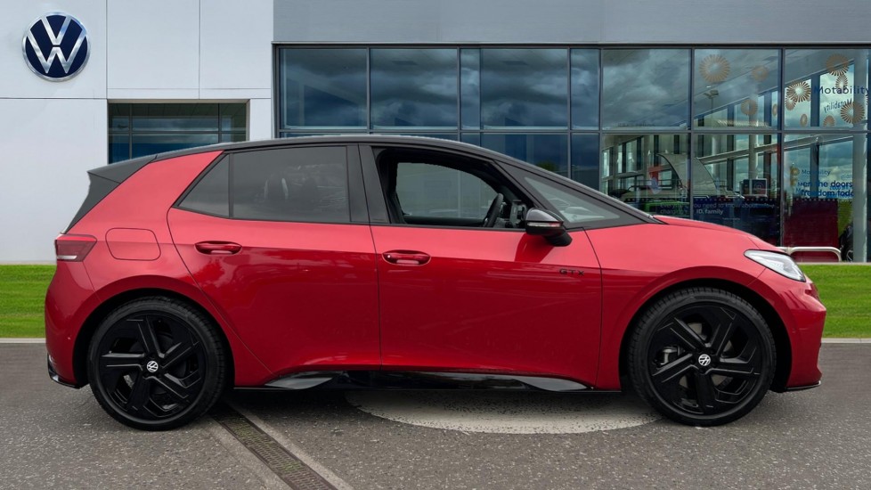 Used Volkswagen ID.3 2025 for sale - 76870399: Photo 4