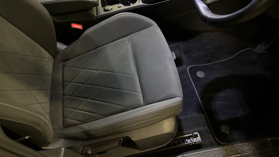 Used Volkswagen Golf 2023 for sale - 76766310: Photo 39