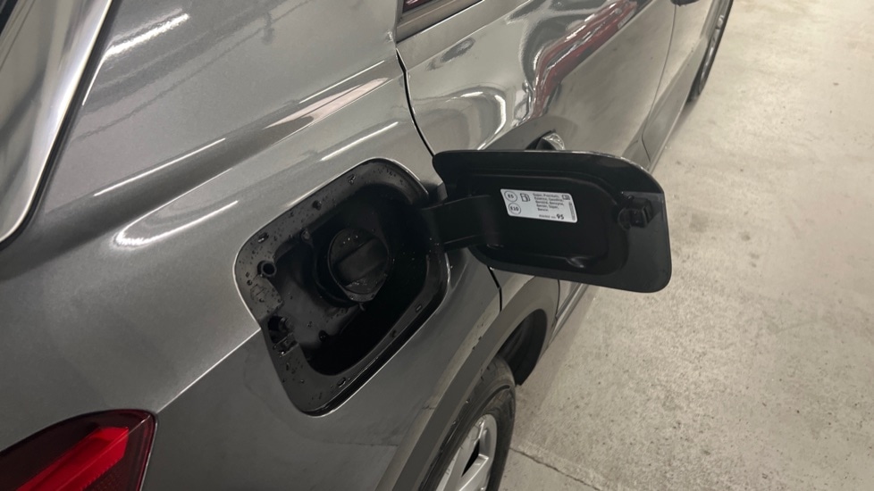 Used Volkswagen T-Roc 2025 for sale - 76523517: Photo 29