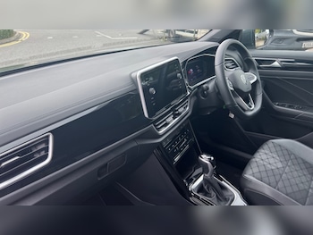 Used Volkswagen T-Roc 2025 for sale - 76523517: Photo