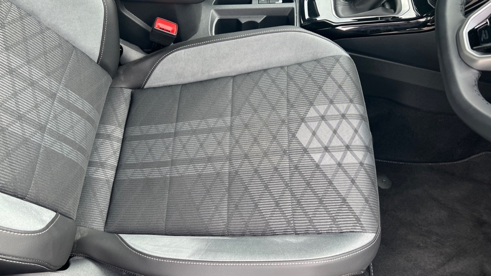 Used Volkswagen T-Roc 2025 for sale - 76523517: Photo 39