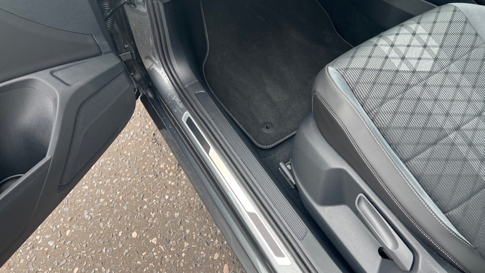 Used Volkswagen T-Roc 2025 for sale - 76523517: Photo 42