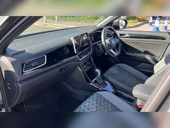 Used Volkswagen T-Roc 2022 for sale - 75726119: Photo
