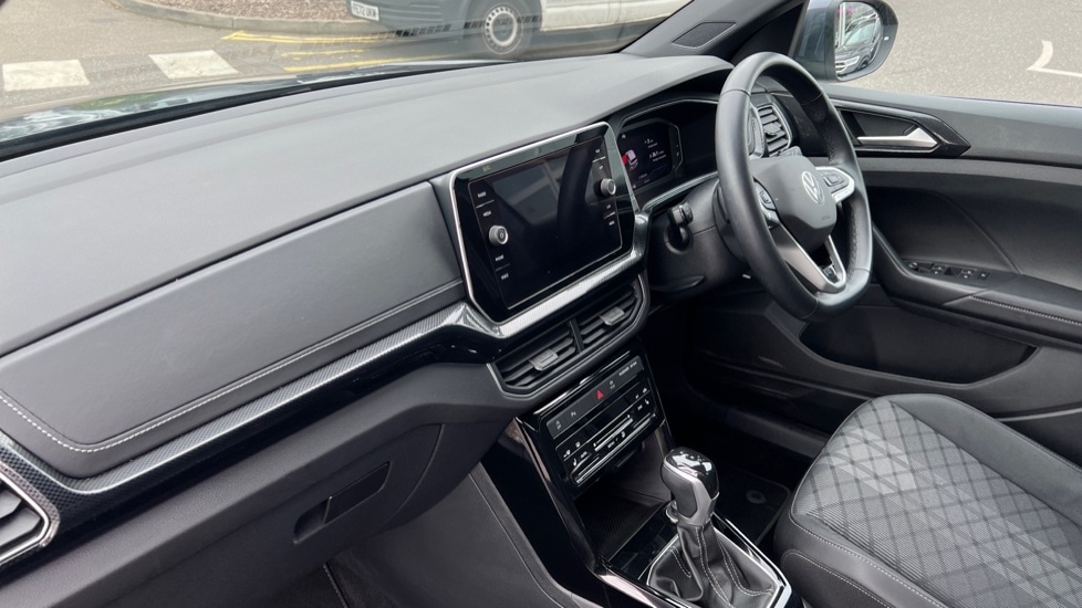 Used Volkswagen T-Cross 2024 for sale - 76556915: Photo 2