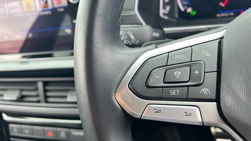 Used Volkswagen T-Cross 2024 for sale - 76556915: Photo 30