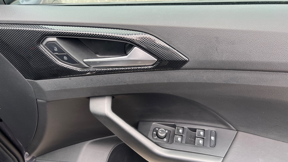 Used Volkswagen T-Cross 2024 for sale - 76556915: Photo 37