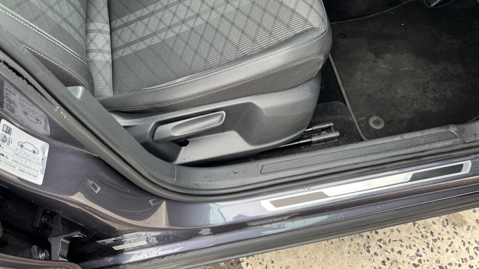 Used Volkswagen T-Cross 2024 for sale - 76556915: Photo 40