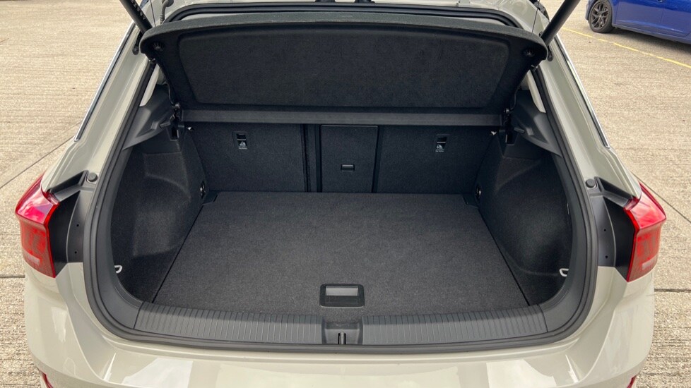 Used Volkswagen T-Roc 2023 for sale - 76539850: Photo 16