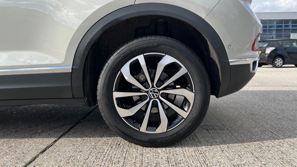 Used Volkswagen T-Roc 2023 for sale - 76539850: Photo 19