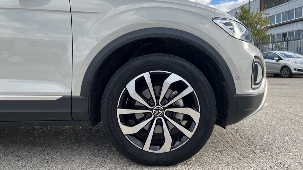 Used Volkswagen T-Roc 2023 for sale - 76539850: Photo 20