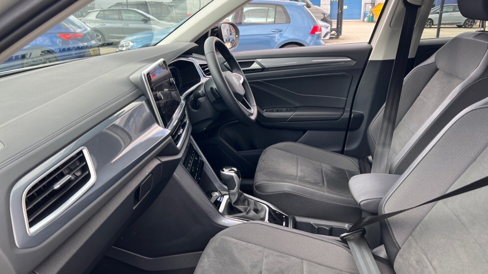 Used Volkswagen T-Roc 2023 for sale - 76539850: Photo 28