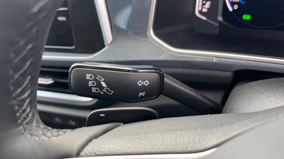 Used Volkswagen T-Roc 2023 for sale - 76539850: Photo 33