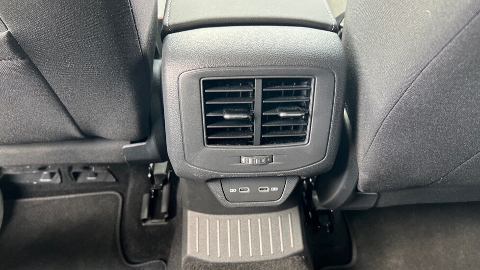 Used Volkswagen T-Roc 2023 for sale - 76539850: Photo 34