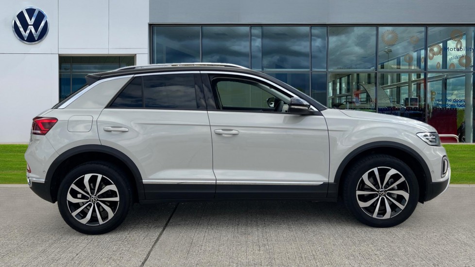 Used Volkswagen T-Roc 2023 for sale - 76539850: Photo 4