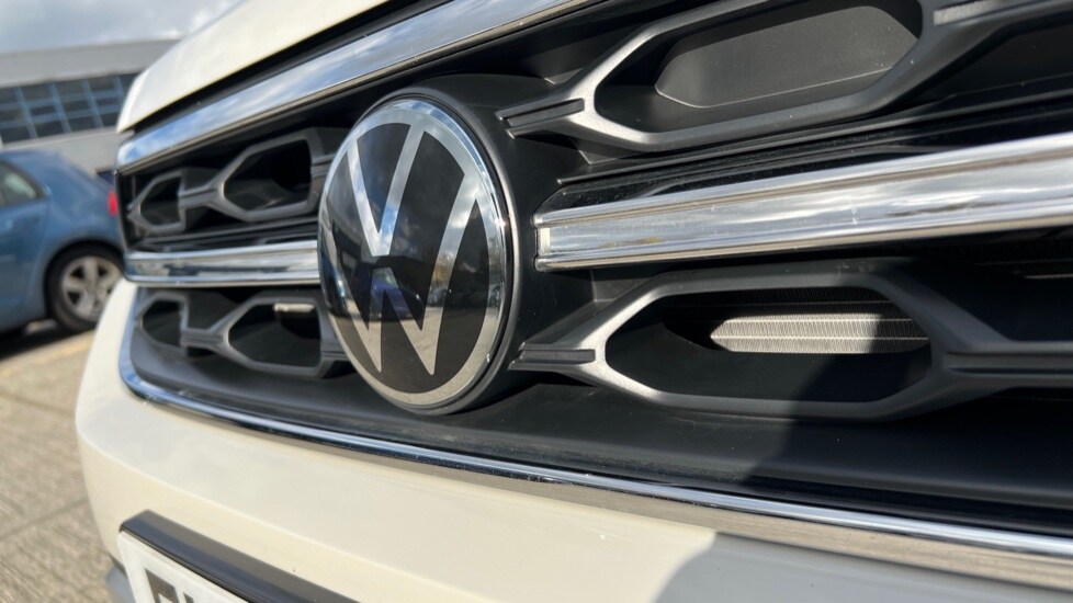 Used Volkswagen T-Roc 2023 for sale - 76539850: Photo 41