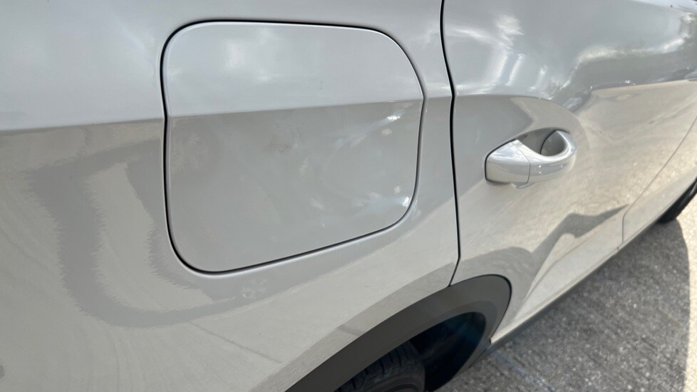 Used Volkswagen T-Roc 2023 for sale - 76539850: Photo 45