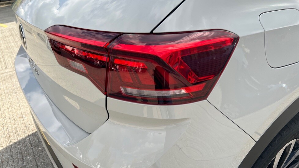 Used Volkswagen T-Roc 2023 for sale - 76539850: Photo 46