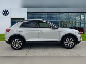 Used Volkswagen T-Roc 2023 for sale - 76539850: Photo