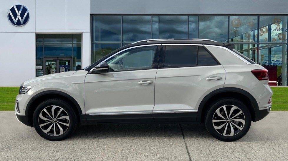 Used Volkswagen T-Roc 2023 for sale - 76539850: Photo 9
