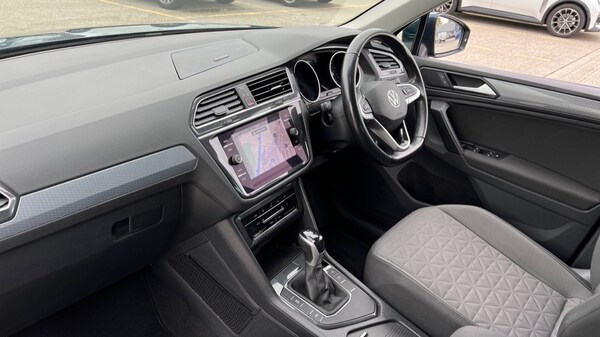 Used Volkswagen Tiguan 2022 for sale - 76216964: Photo 2