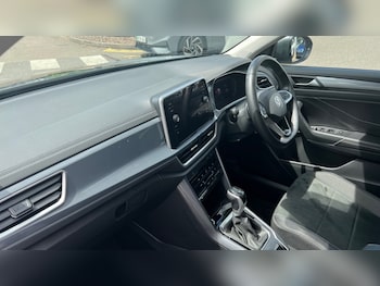 Used Volkswagen T-Roc 2024 for sale - 75565545: Photo