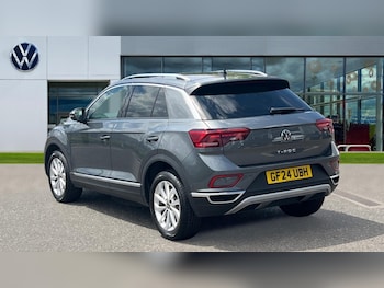 Used Volkswagen T-Roc 2024 for sale - 75565545: Photo