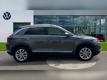 Used Volkswagen T-Roc 2024 for sale - 75565545: Photo