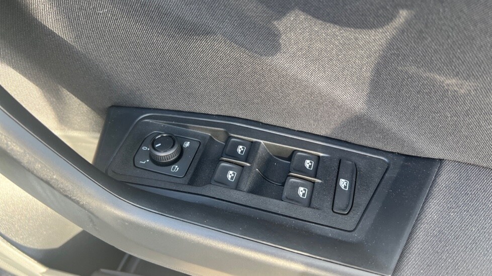 Used Volkswagen T-Roc 2025 for sale - 76025291: Photo 37