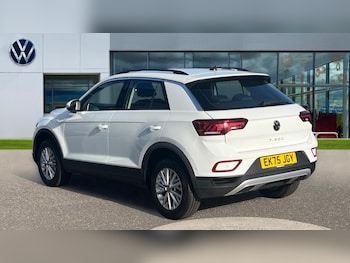 Used Volkswagen T-Roc 2025 for sale - 76025291: Photo 3