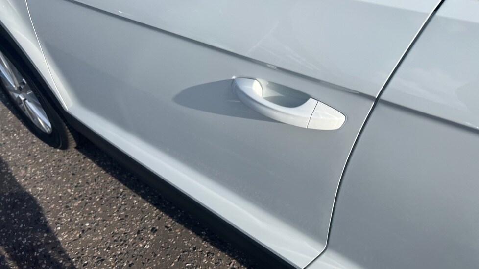 Used Volkswagen T-Roc 2025 for sale - 76025291: Photo 57