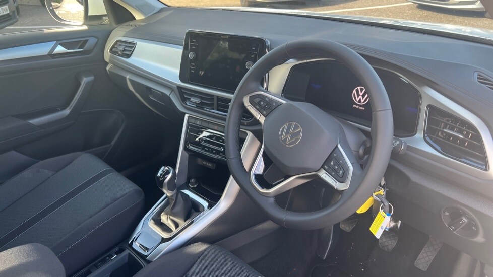 Used Volkswagen T-Roc 2025 for sale - 76025291: Photo 6